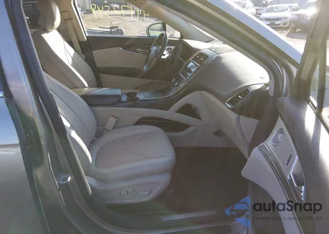 2019 Lincoln Nautilus Reserve z USA, uszkodzony, nr VIN 2LMPJ6LP4KBL28157